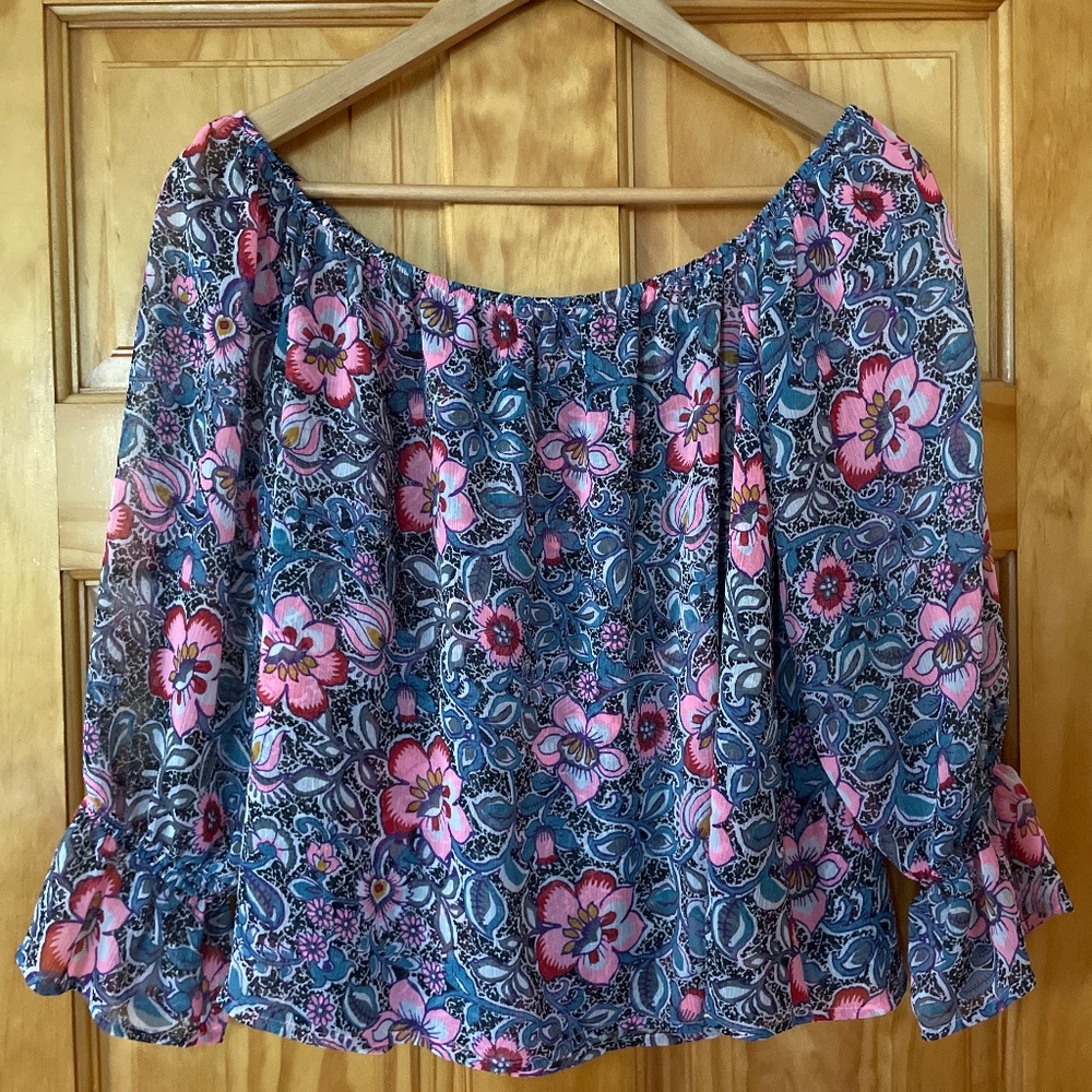 Floral 3/4 sleeve top